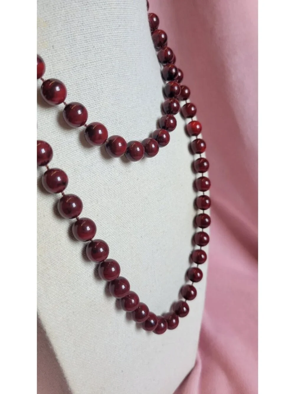 Vintage Sarah Coventry Signed Burgundy Round Beaded Long dark red Necklace N1F